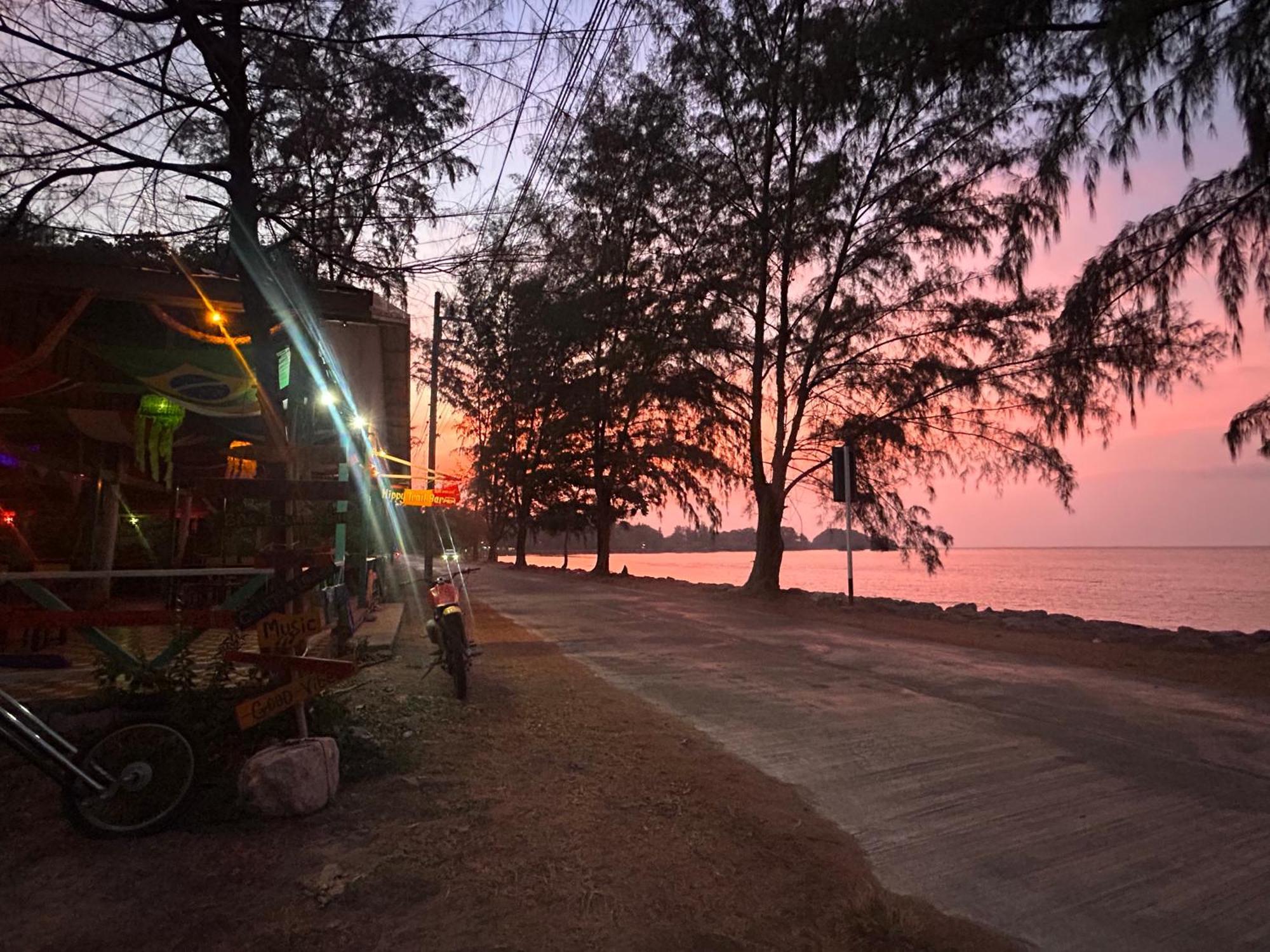 Neverland Beach Village Bungalows เกาะลันตา ภายนอก รูปภาพ