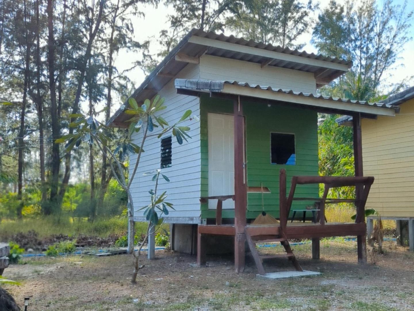 Neverland Beach Village Bungalows เกาะลันตา ภายนอก รูปภาพ
